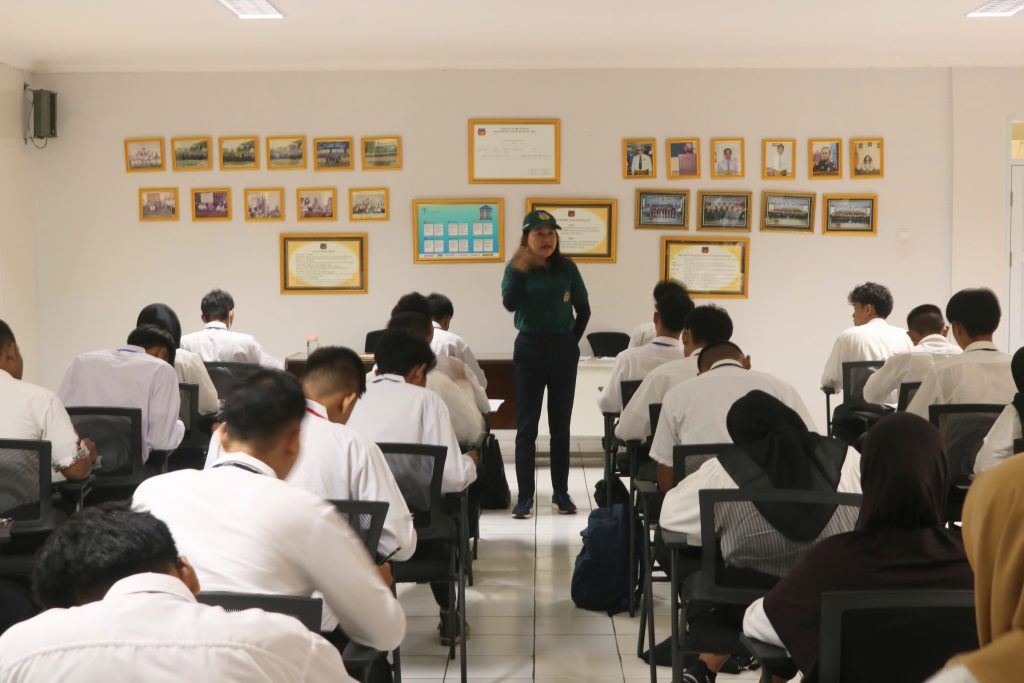 Penerimaan Mahasiswa Baru 2024 di Politeknik Gajah Tunggal: Seleksi Ujian Tulis Berlangsung Sukses