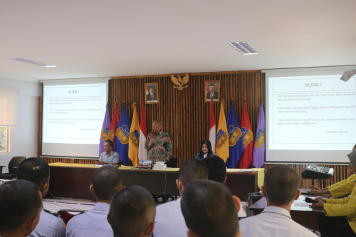 Meniti Jalan Pemimpin Cerdas: Kuliah Umum “How To Be a Smart Leader” bersama Bapak Marzuki Usman
