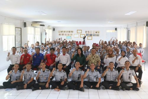 Pembekalan Tingkat 3 Angkatan 35 : Hari Keempat Dibuka dengan Materi Leadership Operating System for Sustainable Growth oleh Bapak Frans Sugiarta