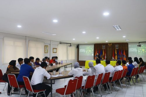 Literasi Keuangan Dosen dan Staf Poltek GT