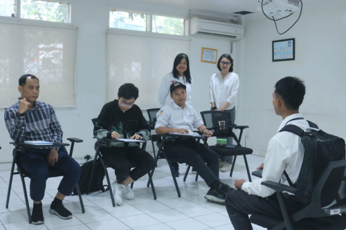 Pilih Penerimaan Mahasiswa Baru 2024 di Politeknik Gajah Tunggal: Seleksi Wawancara Berlangsung Sukses	Penerimaan Mahasiswa Baru 2024 di Politeknik Gajah Tunggal: Seleksi Wawancara Berlangsung Sukses