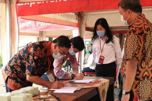 Serah Terima Lulusan Politeknik Gajah Tunggal Angkatan XXXI Lulusan Tahun 2020 pada 30 Agustus 2020