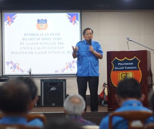 Pembekalan oleh Board of Director PT Gajah Tunggal Tbk Bapak Sugeng Rahardjo, Bapak Buddy Tanasaleh pada 26 Agustus 2022