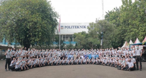 Serah Terima Lulusan Politeknik Gajah Tunggal Angkatan XXXIII Lulusan Tahun 2022 pada 1 September 2022
