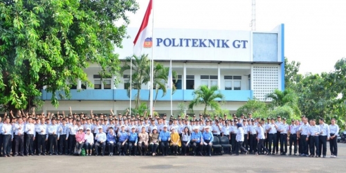 Kunjungan Menteri Pariwisata dan Ekonomi Kreatif periode 2011-2014 dan Menteri Perindustrian periode 2004-2011 Ibu Prof. Mari Elka Pangestu, Ph.D. pada 11 Maret 2016