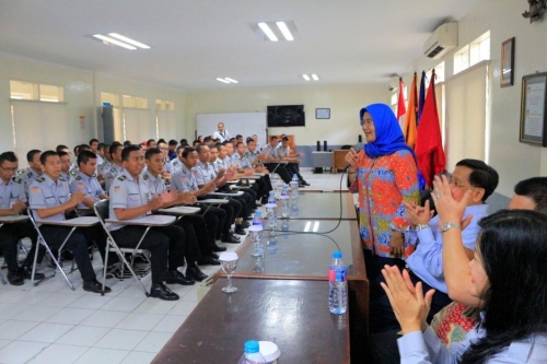 Kunjungan Kementrian Tenaga Kerja Ibu Haiyani Rumondang, Dirjen Pembinaan Hubungan Industria dan Jaminan Sosial Kementrian Tenaga Kerja pada 29 September 2016